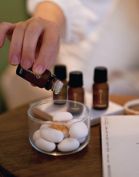 essentialoil_image1.jpg